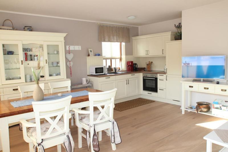 Ferienwohnung Abendsonne Ostseebad Nienhagen Exterior photo